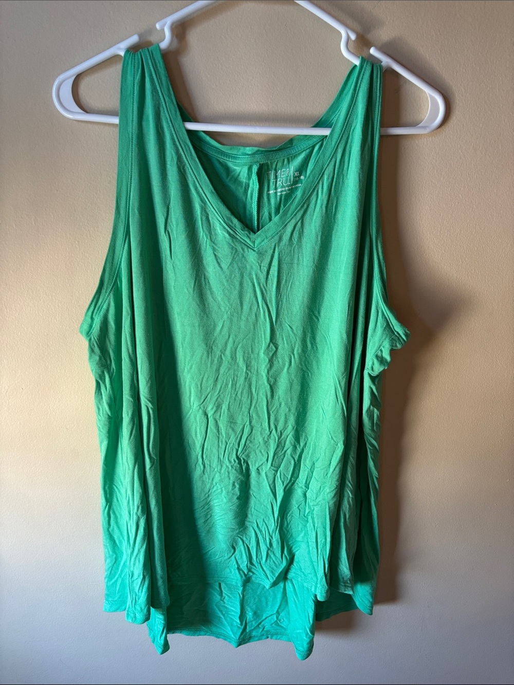 Time and Tru Walmart Relaxed V-Neck Tank Top - Green